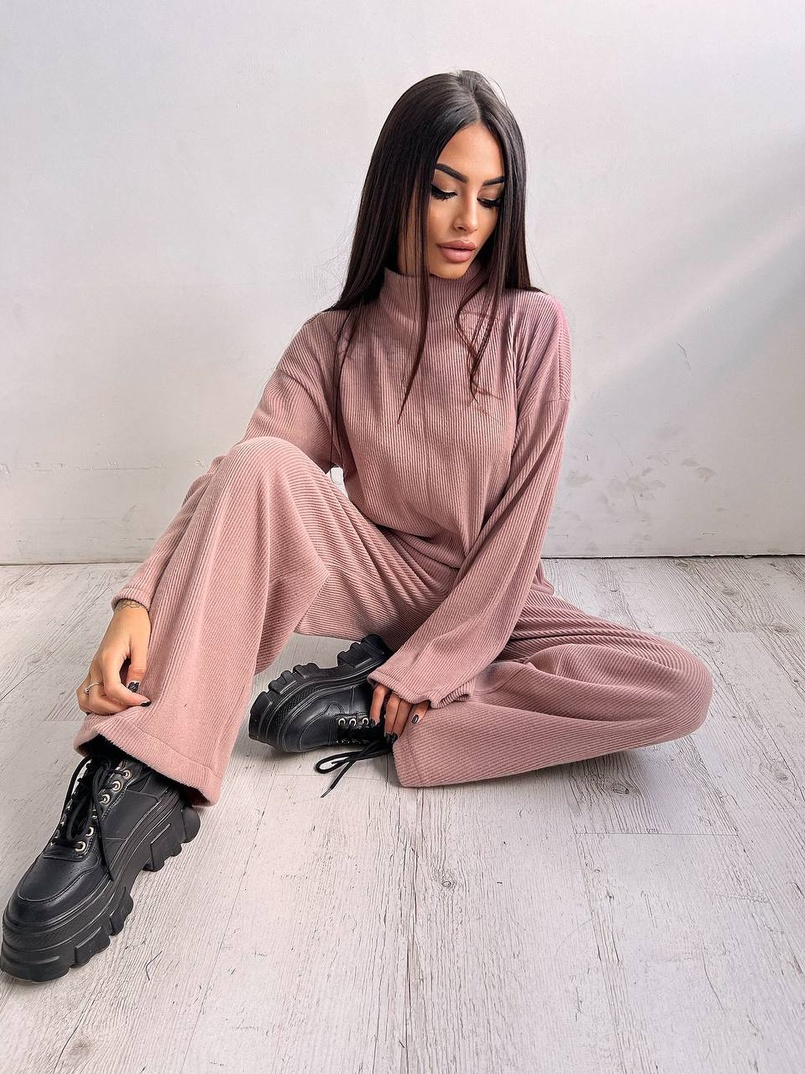Повсякденний костюм із теплого трикотажу-рубчика Повсякденний костюм із теплого трикотажу-рубчика | PUSHKA SHOP
