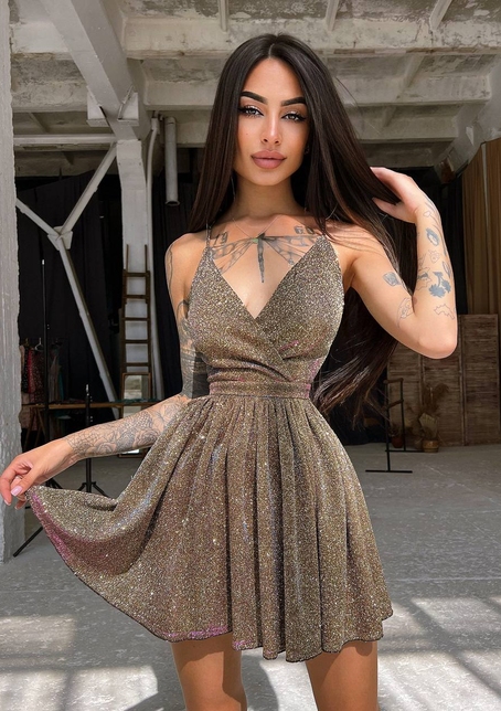 Блестящее платье с пышной юбкой и шнуровкой на спинке  | PUSHKA SHOP