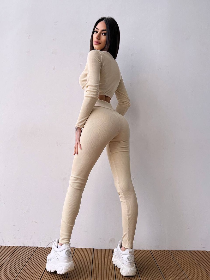 Трикотажний комплект: корсетний топ + легінси Трикотажний комплект: корсетний топ + легінси | PUSHKA SHOP