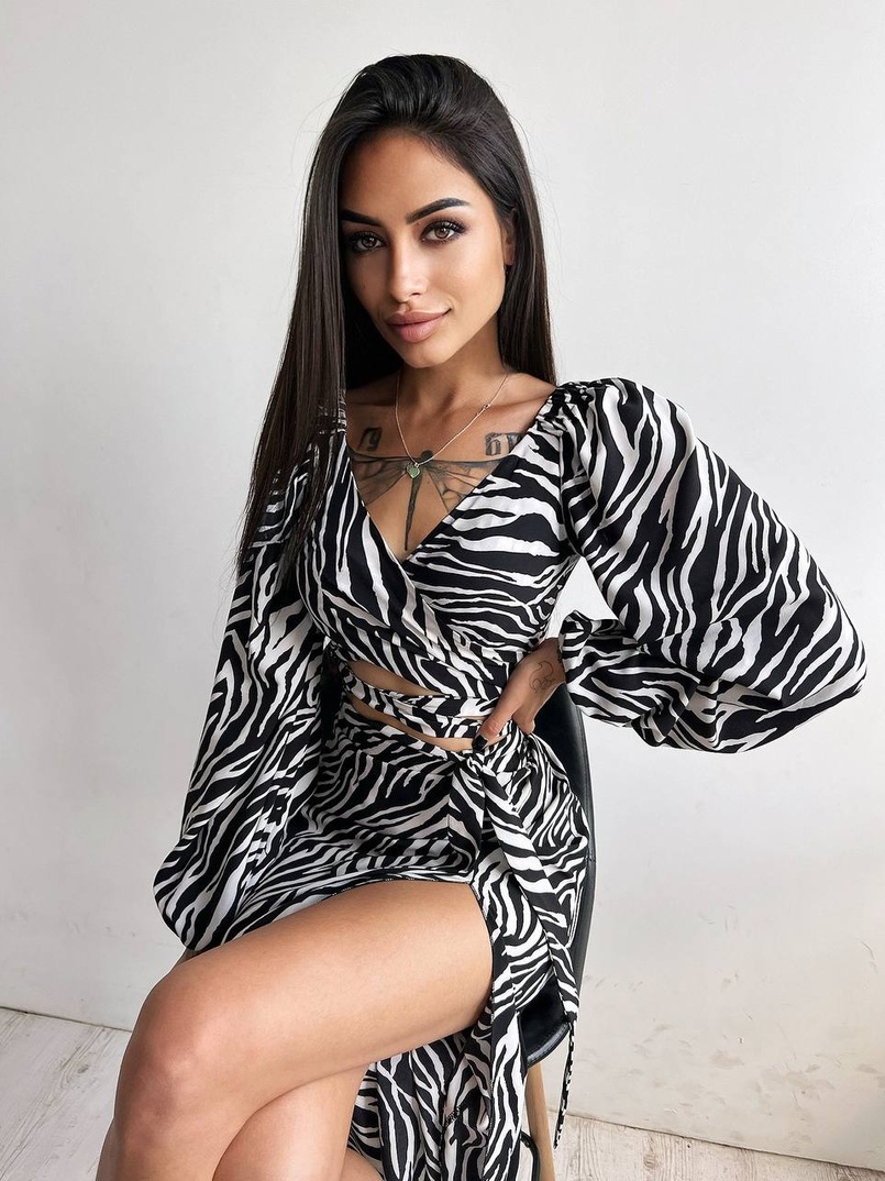 Комплект: топ із зав'язками на талії + спідниця міді з розрізом Комплект: топ із зав'язками на талії + спідниця міді з розрізом | PUSHKA SHOP