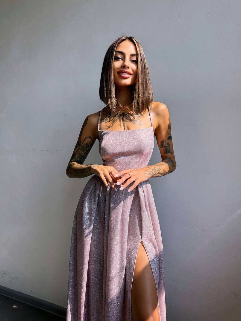 Сяюча сукня максі  зі шнурівкою на спинці Сяюча сукня максі  зі шнурівкою на спинці | PUSHKA SHOP