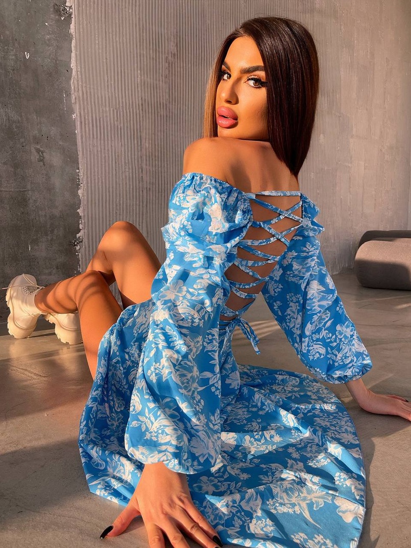 Улюблена сукня-міді зі шнурівкою на спинці та розрізом на ніжці Улюблена сукня-міді зі шнурівкою на спинці та розрізом на ніжці | PUSHKA SHOP