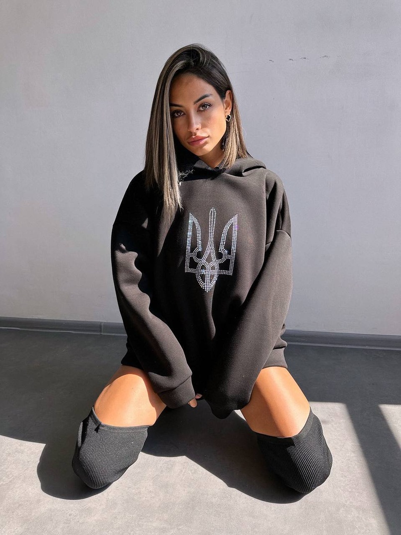 Патріотичне  худі over size із сяючими стразами Патріотичне  худі over size із сяючими стразами | PUSHKA SHOP