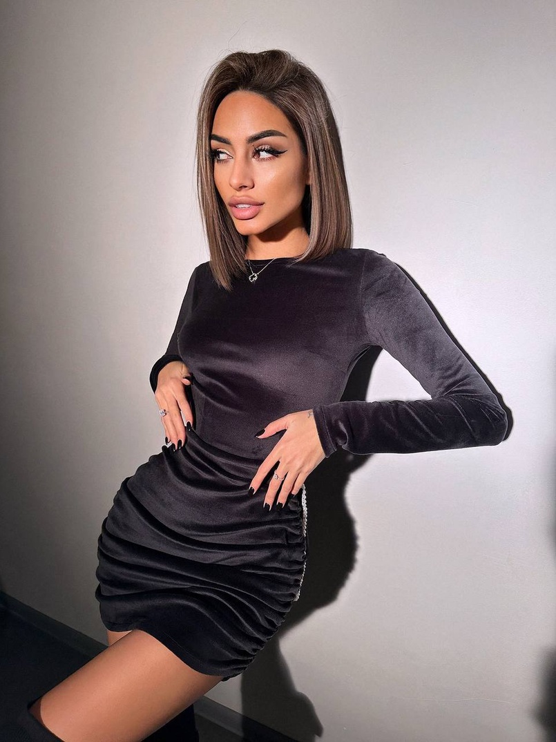 Оксамитова сукня міні з драпіруванням декорована перлинами   | PUSHKA SHOP