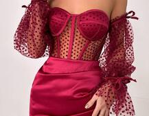 Улюблений комплект в новому виконанні: корсет бюстьє з об’ємними рукавами + спідниця міні Улюблений комплект в новому виконанні: корсет бюстьє з об’ємними рукавами + спідниця міні | PUSHKA SHOP