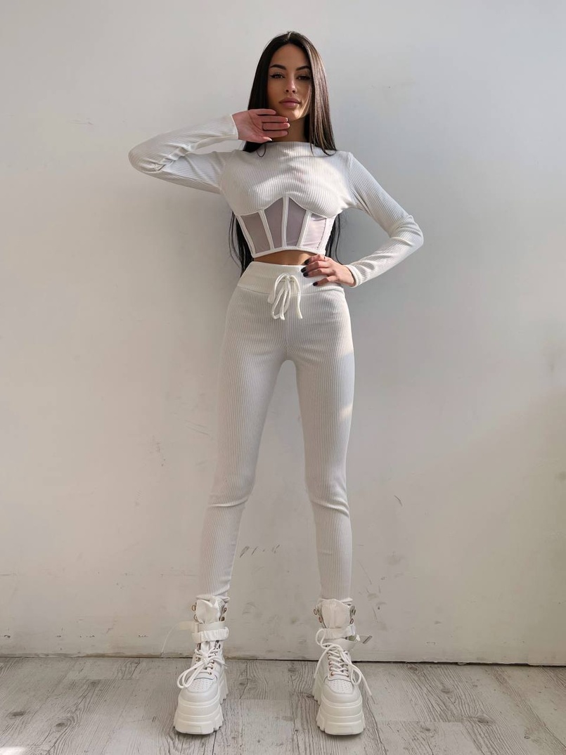 Трикотажний комплект: корсетний топ + легінси Трикотажний комплект: корсетний топ + легінси | PUSHKA SHOP