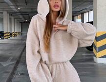 Теплий та мʼякий комплект: Обʼємний худі з капюшоном та штани з манжетами  Дуже приємний до тіла Теплий та мʼякий комплект: Обʼємний худі з капюшоном та штани з манжетами  Дуже приємний до тіла | PUSHKA SHOP