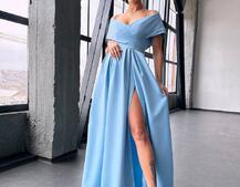 Сукня максі  з відкритими плечима та розрізом на спідниці Сукня максі  з відкритими плечима та розрізом на спідниці | PUSHKA SHOP