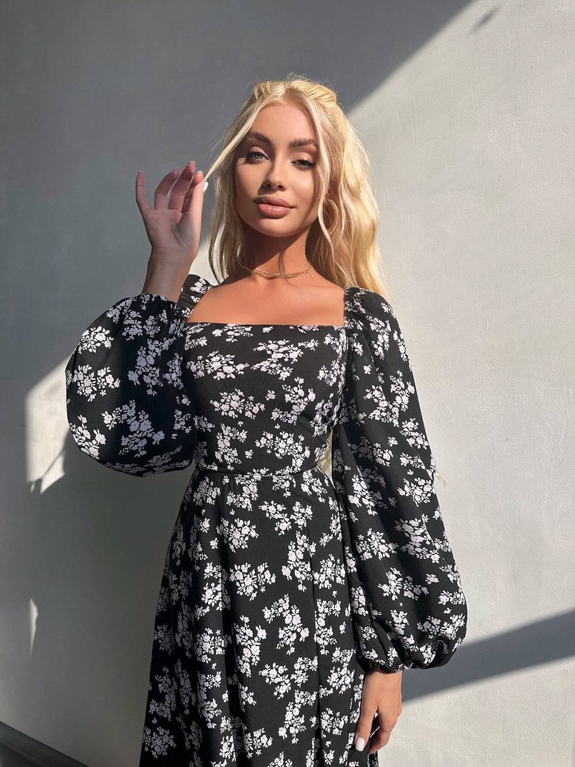 Улюблена сукня-міді зі шнурівкою на спинці та розрізом на ніжці Улюблена сукня-міді зі шнурівкою на спинці та розрізом на ніжці | PUSHKA SHOP