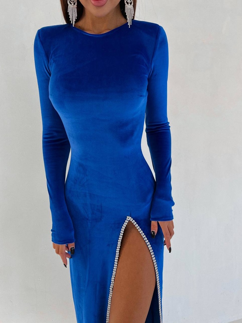 Оксамитова сукня з розрізом, декорована стразами. Прикраса пришита! Оксамитова сукня з розрізом, декорована стразами. Прикраса пришита! | PUSHKA SHOP