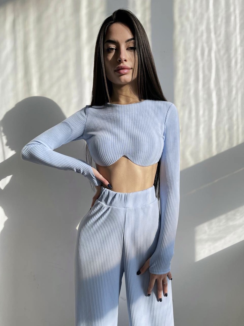 Комплект в весенних расцветках: топ с чашечками + штаны трубы | PUSHKA SHOP