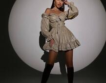 Блискуча сукня з чашечками та пишною спідницею Блискуча сукня з чашечками та пишною спідницею | PUSHKA SHOP