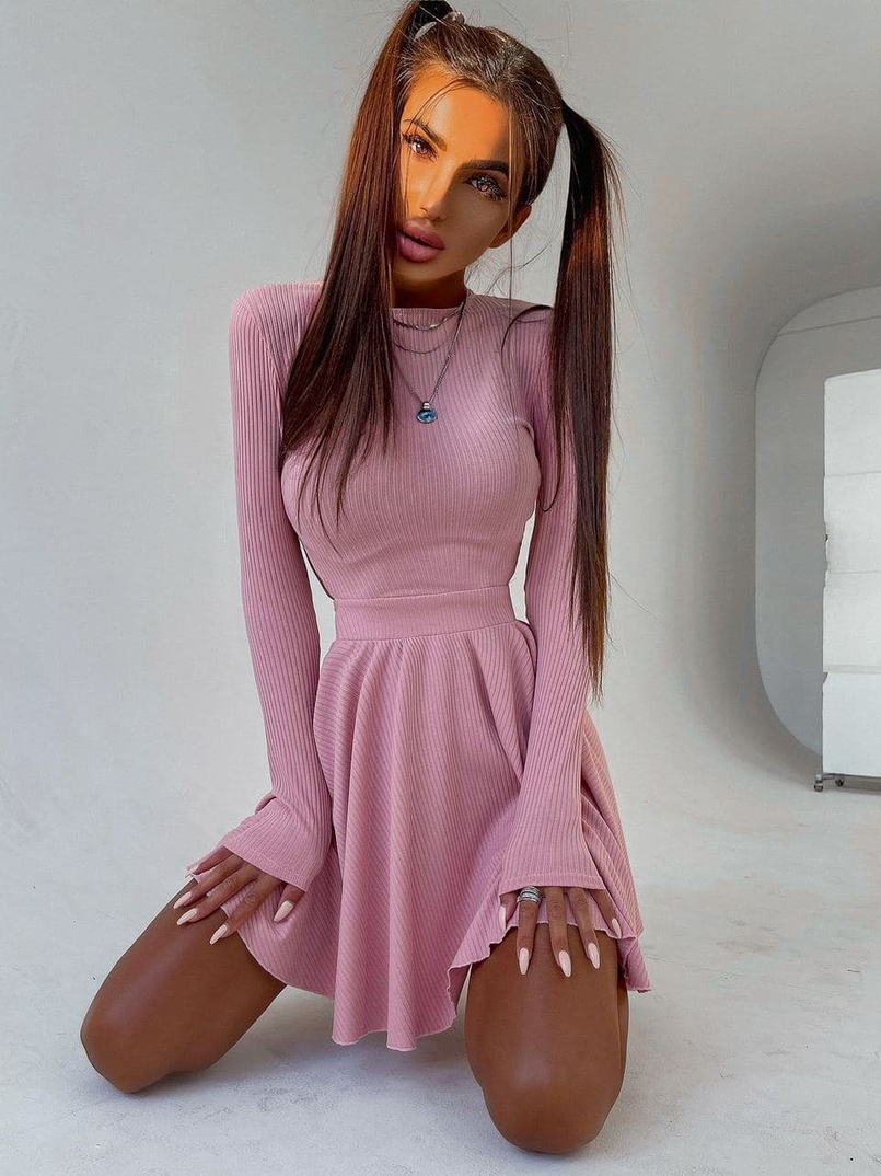 Приталенное трикотажное платье с открытой спинкой  Приталенное трикотажное платье с открытой спинкой  | PUSHKA SHOP