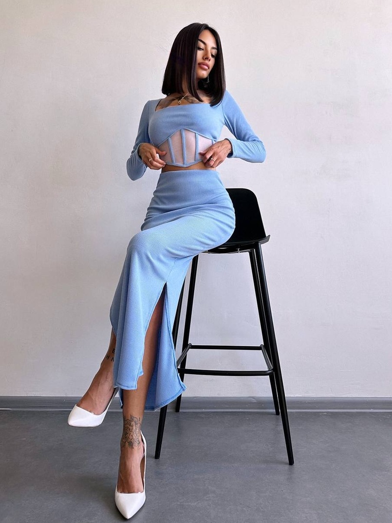 Трикотажний комплект: топ з елементами корсету та спідниця з розрізами  | PUSHKA SHOP