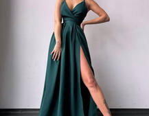 Сукня максі на тонких бретелях з розрізом на спідниці  Сукня максі на тонких бретелях з розрізом на спідниці  | PUSHKA SHOP