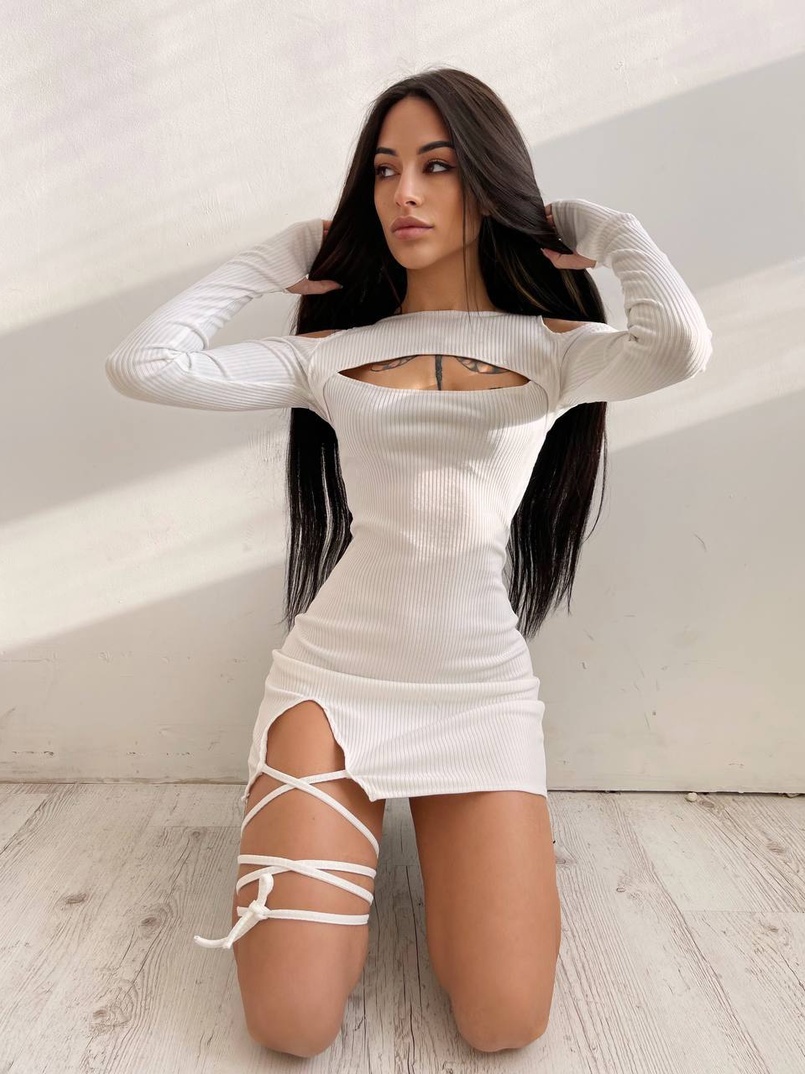 Трикотажне плаття по фігурі зі шнурівкою на ніжці Трикотажне плаття по фігурі зі шнурівкою на ніжці | PUSHKA SHOP