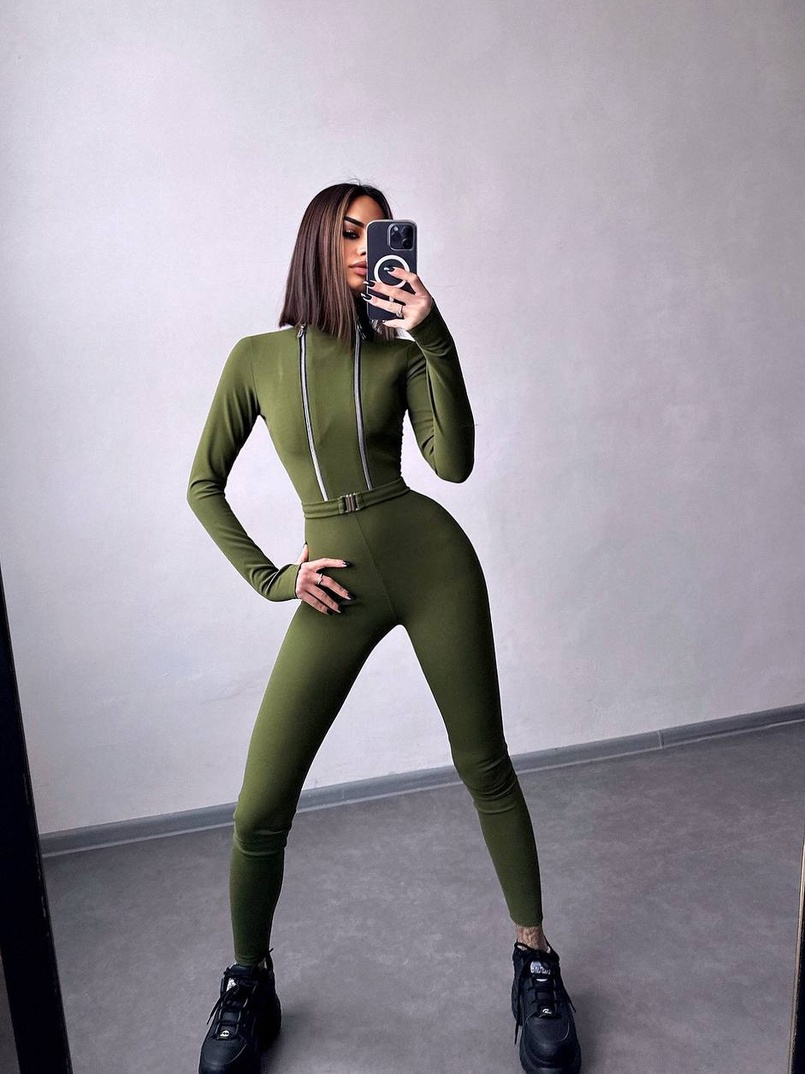 Облягаючий комбінезон з двома змійками та застібкою на талії Облягаючий комбінезон з двома змійками та застібкою на талії | PUSHKA SHOP