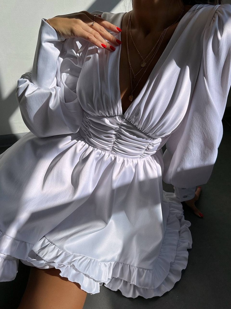 Атласна сукня з пишною подвійною спідницею та об‘ємними рукавами Атласна сукня з пишною подвійною спідницею та об‘ємними рукавами | PUSHKA SHOP