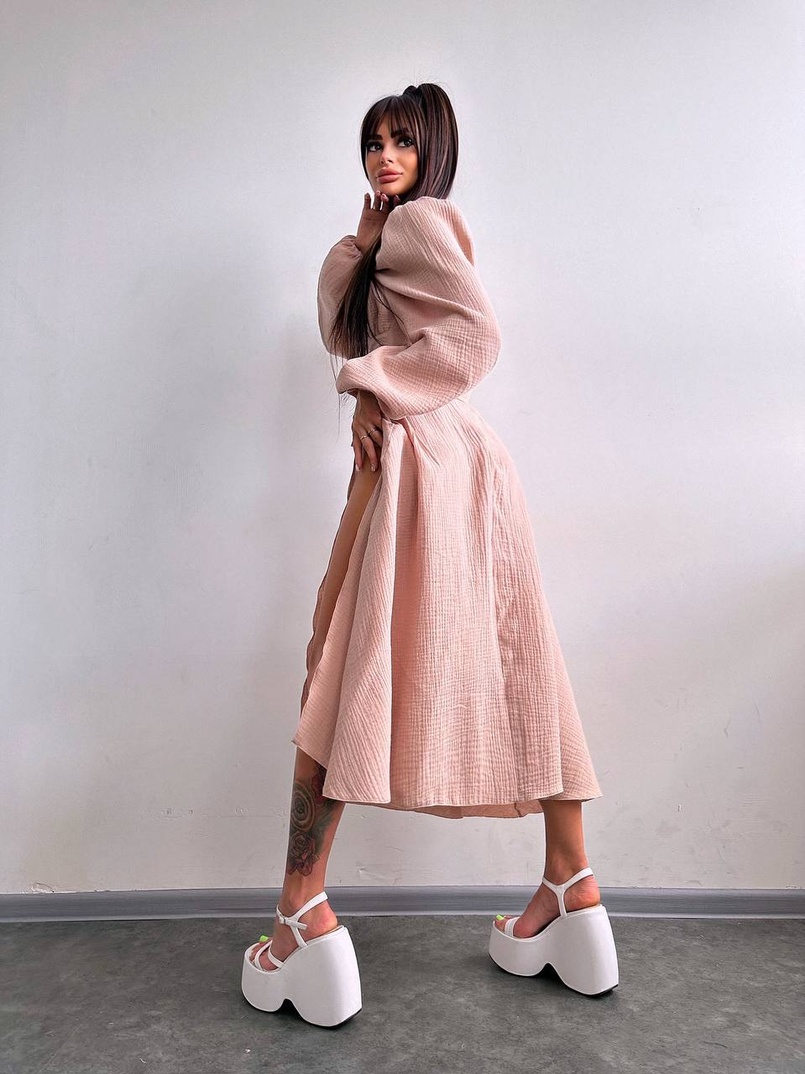 Муслінова сукня -міді з розрізом на ніжці  | PUSHKA SHOP