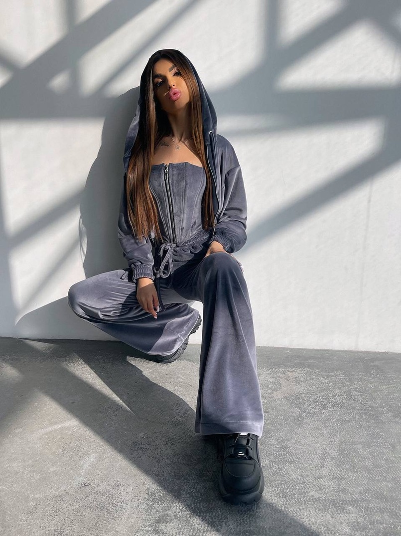 Велюровий комплект трійка: кофта + корсет на блискавці+ штани Велюровий комплект трійка: кофта + корсет на блискавці+ штани | PUSHKA SHOP