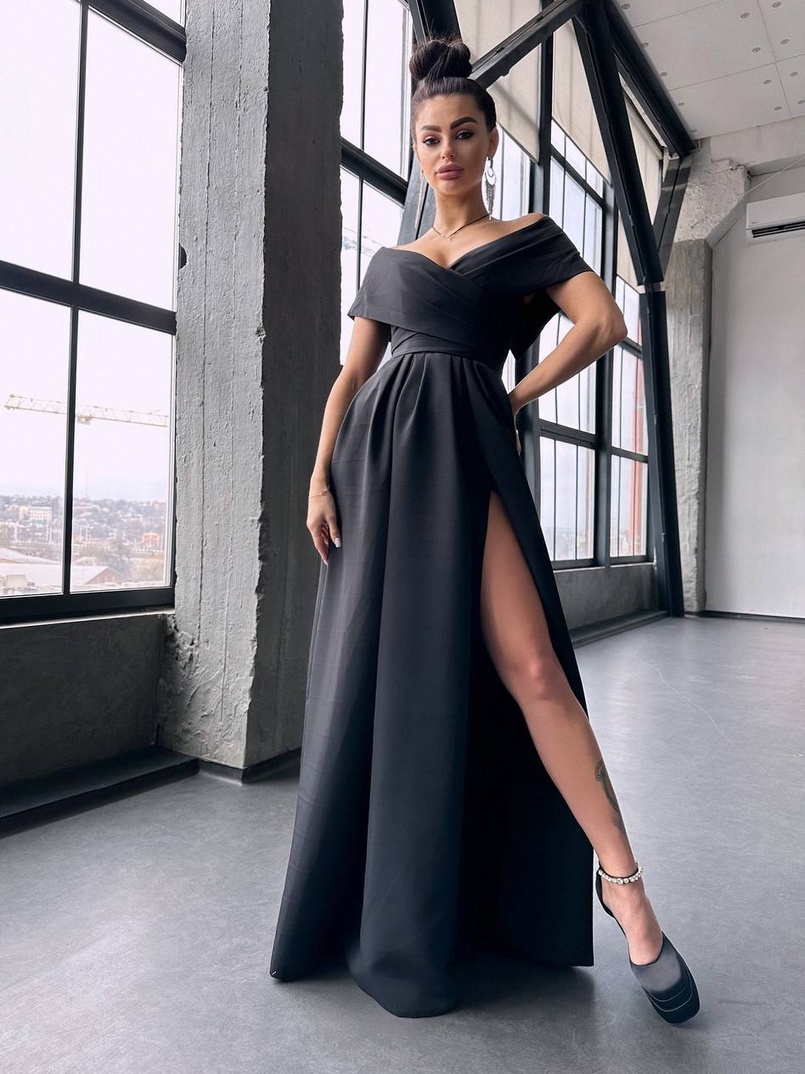 Сукня максі  з відкритими плечима та розрізом на спідниці | PUSHKA SHOP