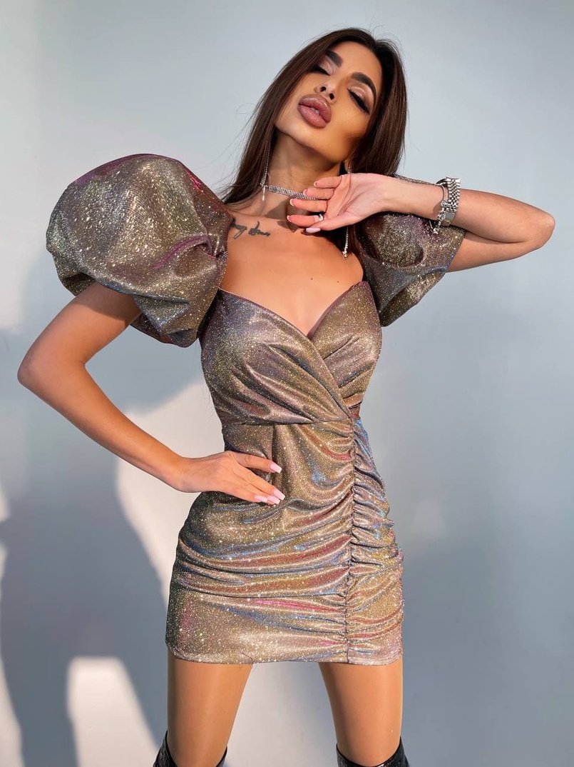 Блестящее платье с объемными рукавами  Блестящее платье с объемными рукавами  | PUSHKA SHOP