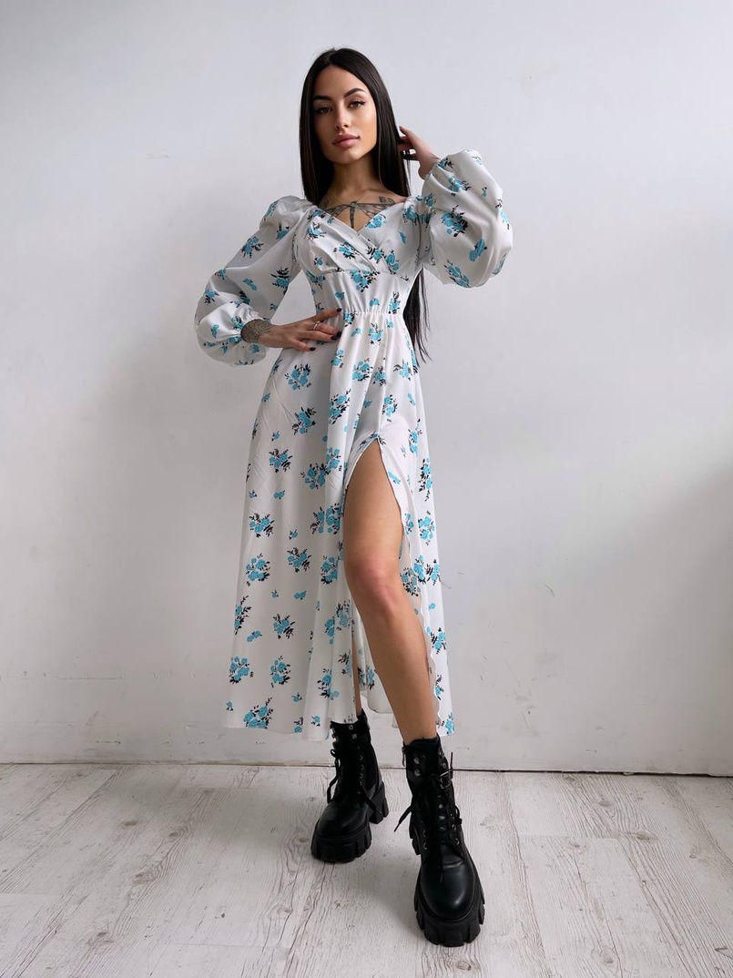 Квіткова сукня-міді з розрізом та об'ємними рукавами Квіткова сукня-міді з розрізом та об'ємними рукавами | PUSHKA SHOP