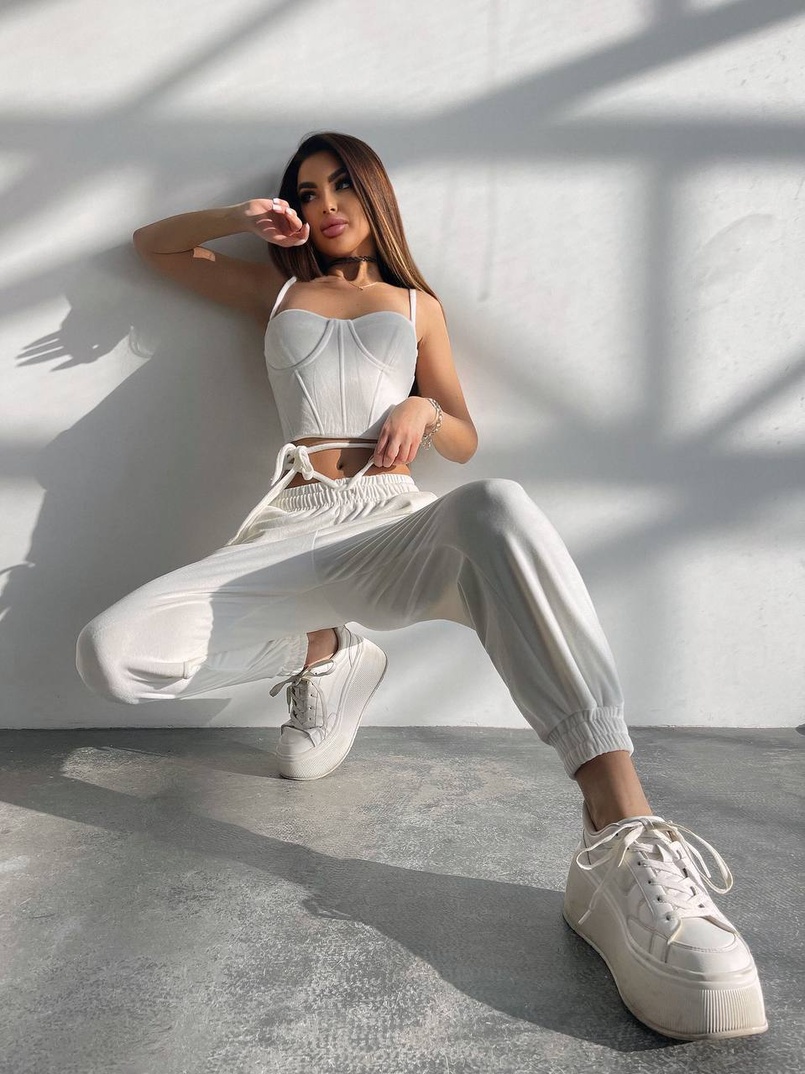 Велюровий комплект трійка: кофта + корсет з чашечками + джогери  Велюровий комплект трійка: кофта + корсет з чашечками + джогери  | PUSHKA SHOP