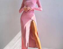 Оксамитова сукня з розрізом, декорована стразами. Оксамитова сукня з розрізом, декорована стразами. | PUSHKA SHOP