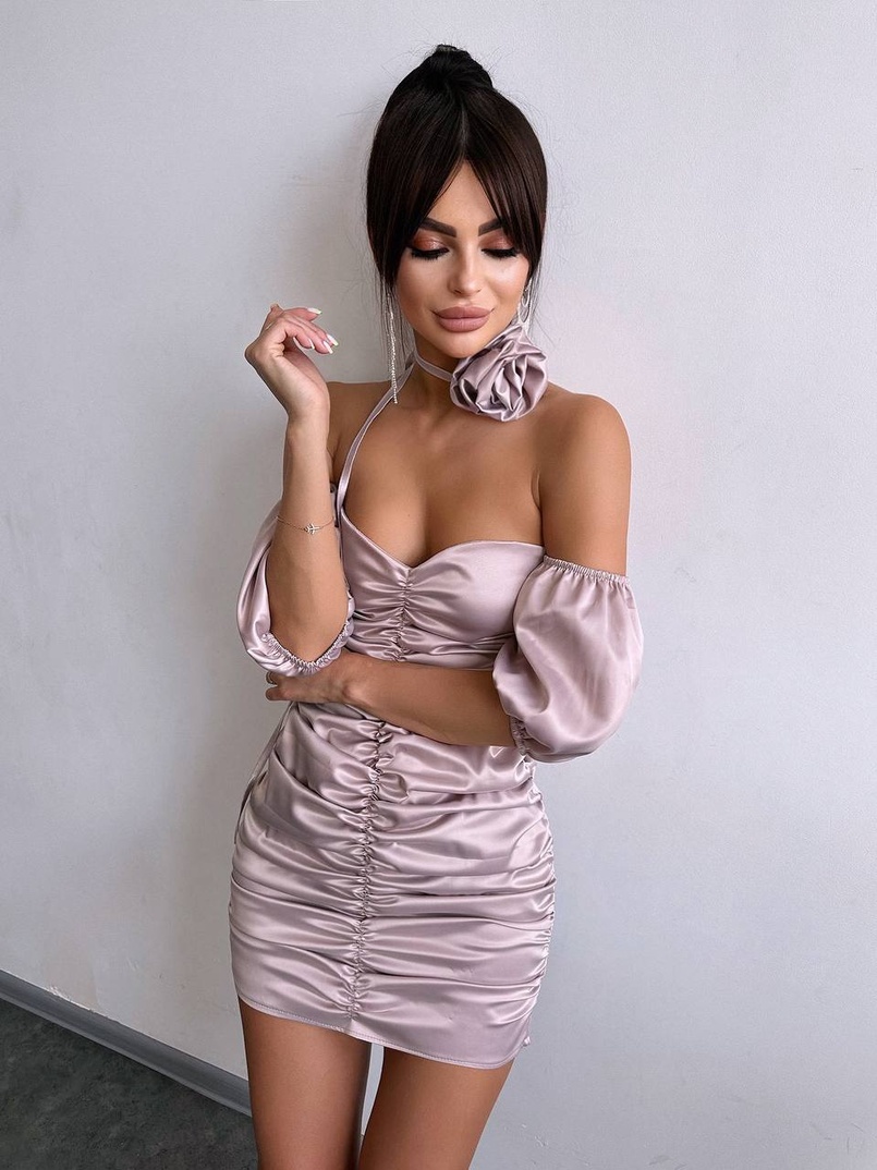 Сукня - міні з драпіруванням та трояндою-чокером | PUSHKA SHOP