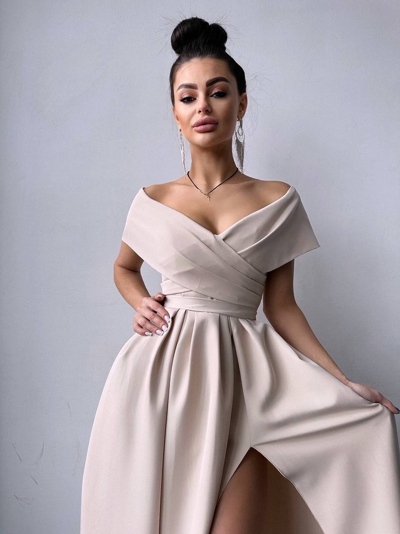 Сукня максі  з відкритими плечима та розрізом на спідниці | PUSHKA SHOP