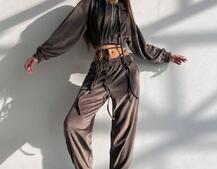 Велюровий комплект трійка: кофта + корсет з чашечками + джогери  Велюровий комплект трійка: кофта + корсет з чашечками + джогери  | PUSHKA SHOP