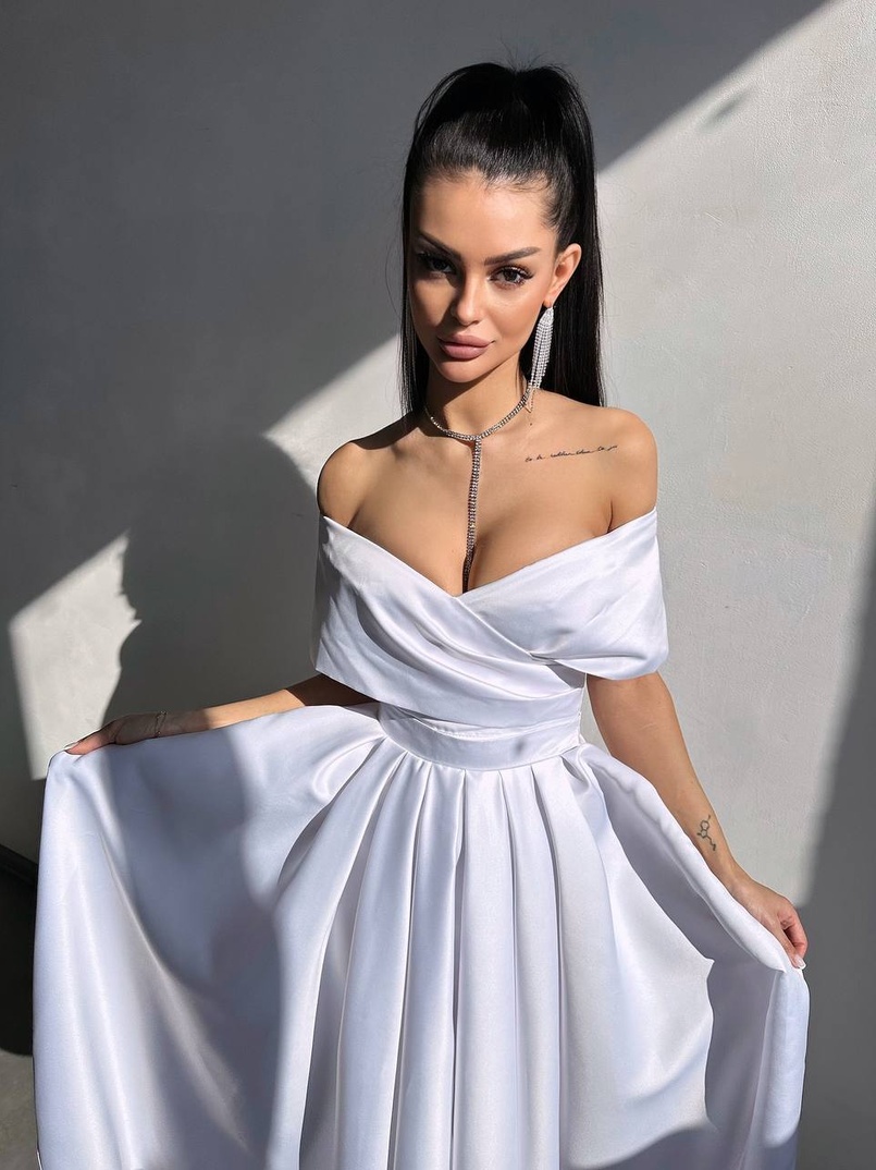 Романтична сукня міді з відкритими плечима та пишною спідницею | PUSHKA SHOP