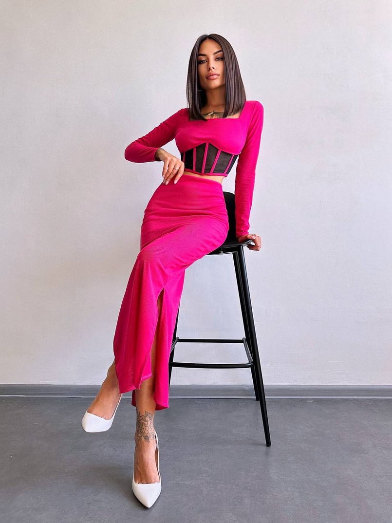 Трикотажний комплект: топ з елементами корсету та спідниця з розрізами  | PUSHKA SHOP