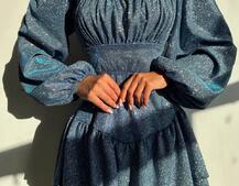 Блискуча сукня з воланами та шнурівкою на спинці Блискуча сукня з воланами та шнурівкою на спинці | PUSHKA SHOP