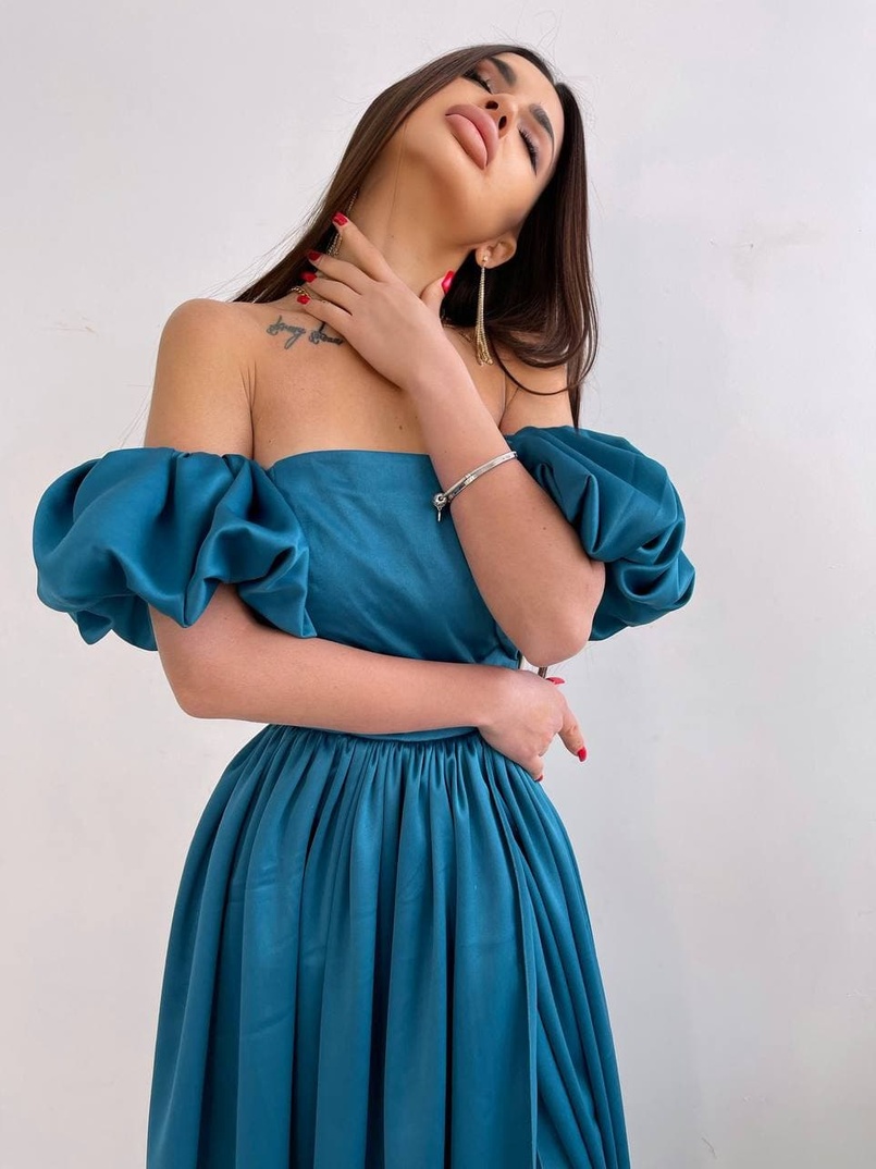 Атласное платье макси с объемными рукавами   Атласное платье макси с объемными рукавами   | PUSHKA SHOP