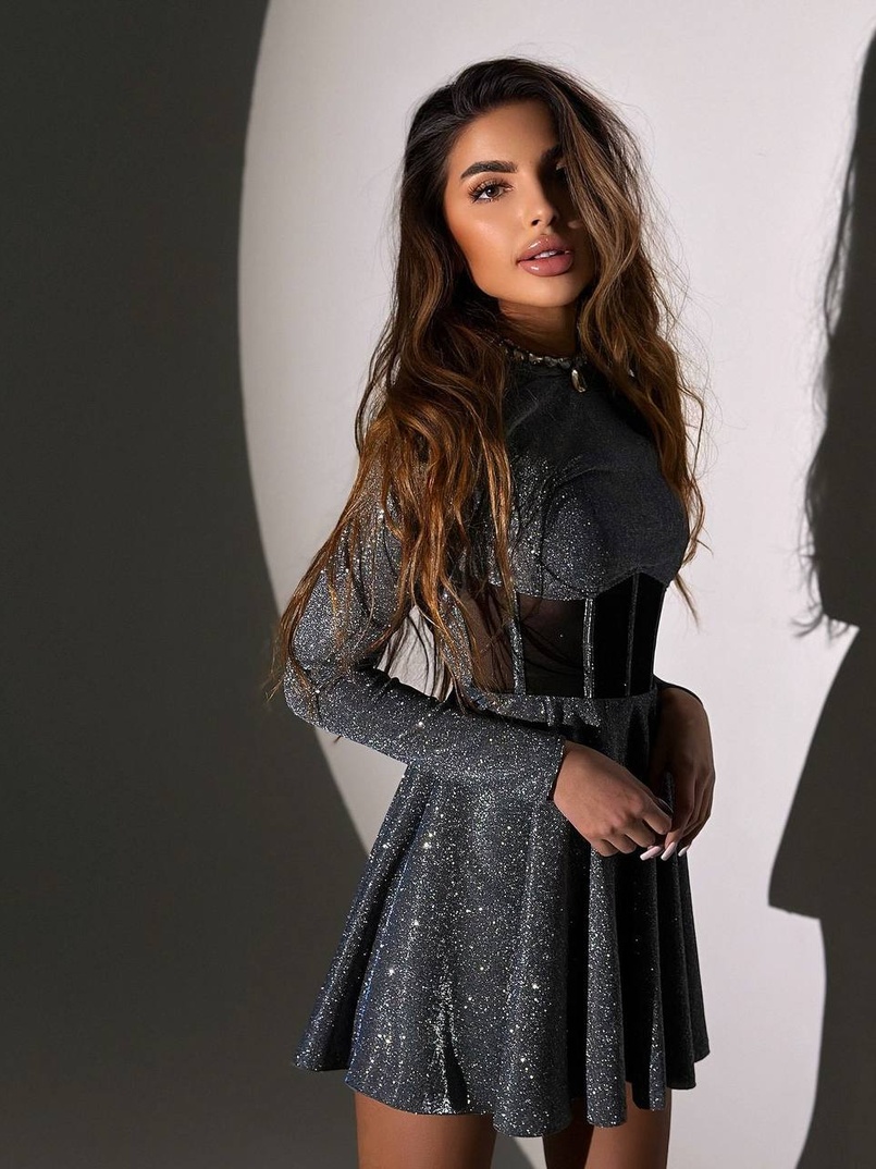 Блискуча корсетна сукня з пишною спідницею Блискуча корсетна сукня з пишною спідницею | PUSHKA SHOP