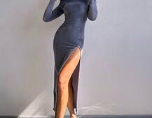 Оксамитова сукня з розрізом, декорована стразами. Оксамитова сукня з розрізом, декорована стразами. | PUSHKA SHOP