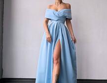 Сукня максі  з відкритими плечима та розрізом на спідниці Сукня максі  з відкритими плечима та розрізом на спідниці | PUSHKA SHOP