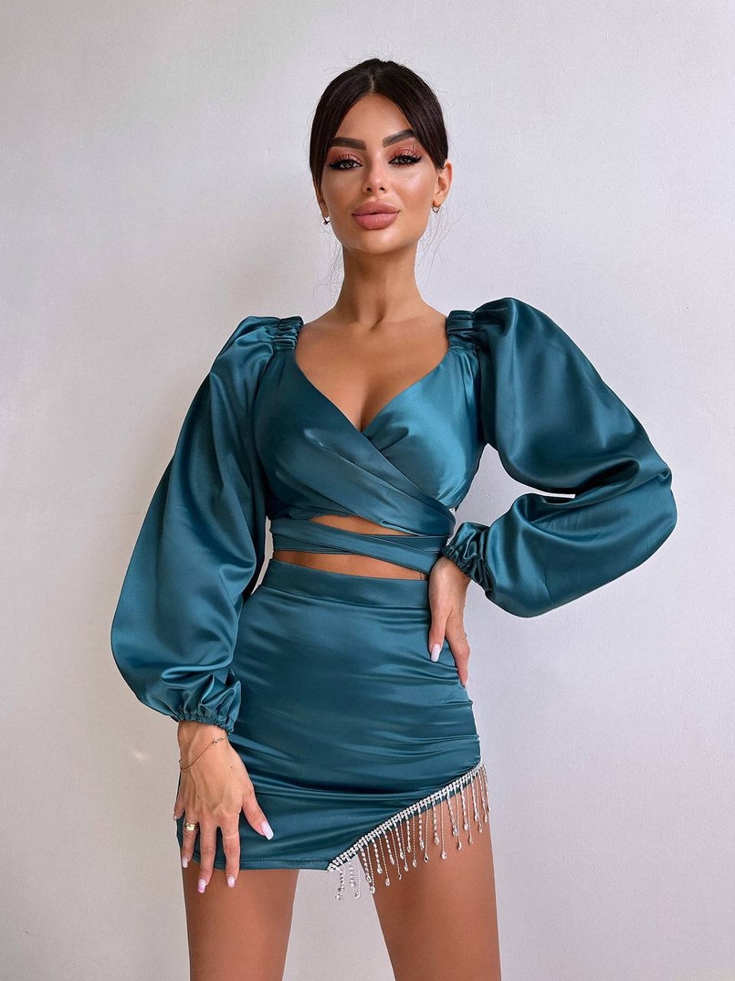 Атласний комплект, декорований бахромою зі страз Атласний комплект, декорований бахромою зі страз | PUSHKA SHOP