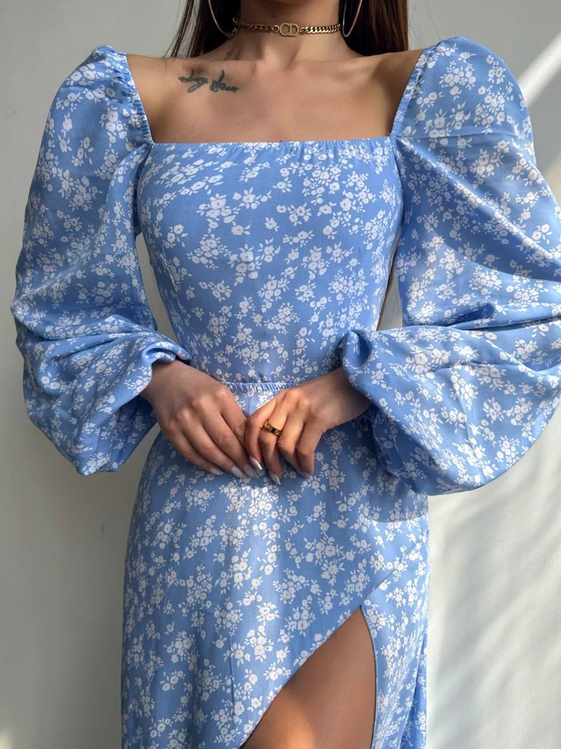 Квіткова сукня-міді зі шнурівкою на спинці та розрізом на ніжці Квіткова сукня-міді зі шнурівкою на спинці та розрізом на ніжці | PUSHKA SHOP