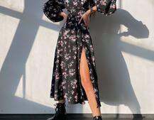 Квіткова сукня-міді з розрізом та об'ємними рукавами Квіткова сукня-міді з розрізом та об'ємними рукавами | PUSHKA SHOP