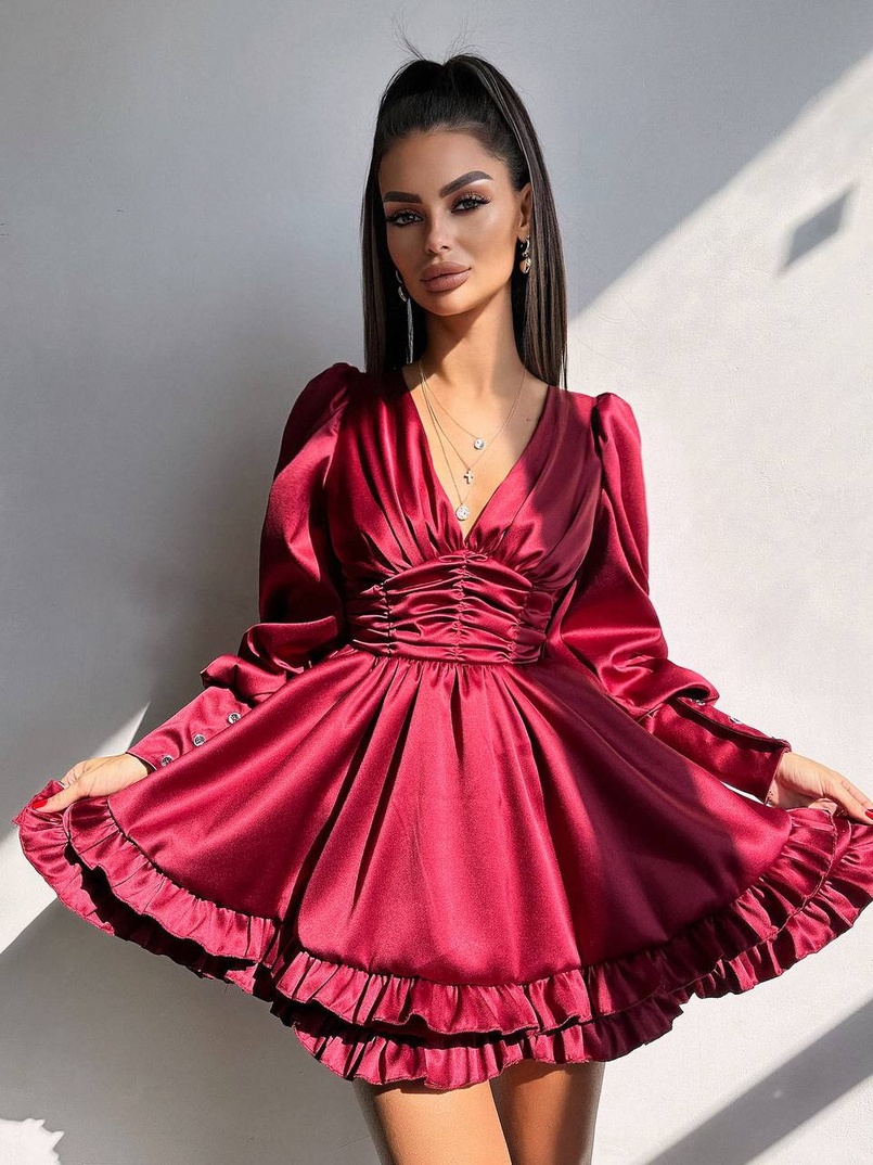 Атласна сукня з пишною подвійною спідницею та об‘ємними рукавами Атласна сукня з пишною подвійною спідницею та об‘ємними рукавами | PUSHKA SHOP