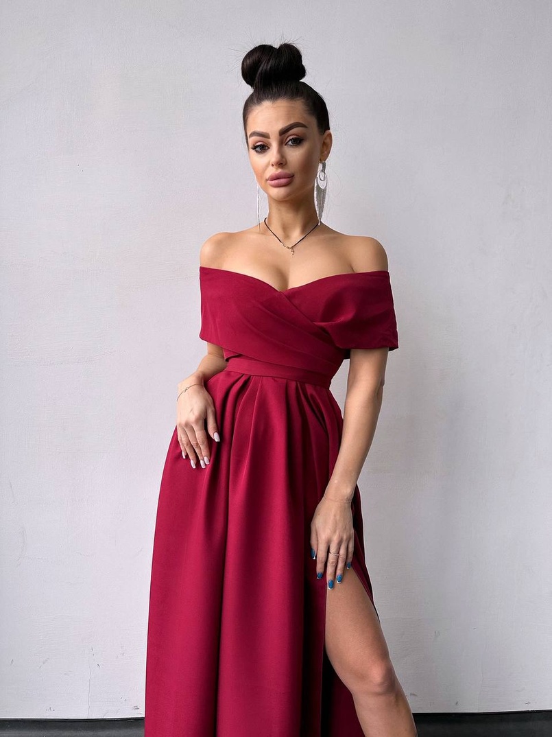 Сукня максі  з відкритими плечима та розрізом на спідниці | PUSHKA SHOP