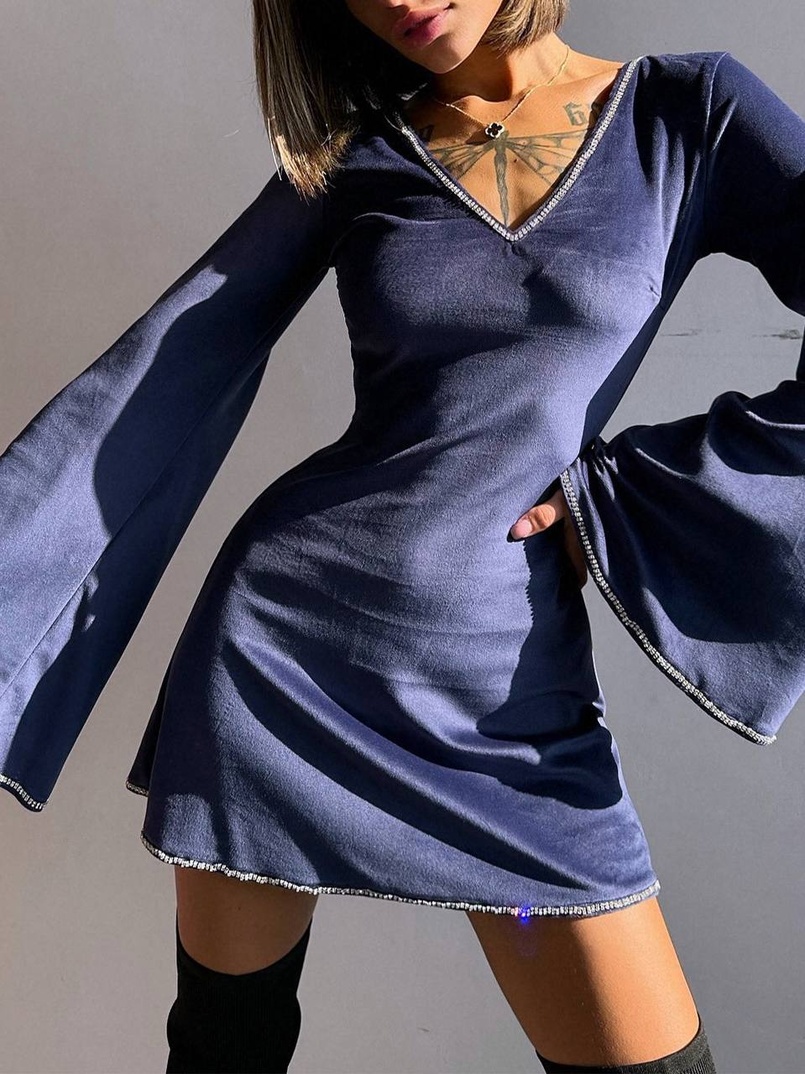 Оксамитова сукня,  декорована стразами з розкльошоними рукавами  Оксамитова сукня,  декорована стразами з розкльошоними рукавами  | PUSHKA SHOP