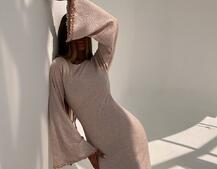 Трикотажна сукня максі з розкльошеними рукавами та відкритою спиною | PUSHKA SHOP