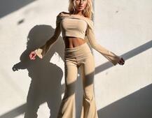 Трикотажний комплект: топ із хомутом + штани кльош Трикотажний комплект: топ із хомутом + штани кльош | PUSHKA SHOP