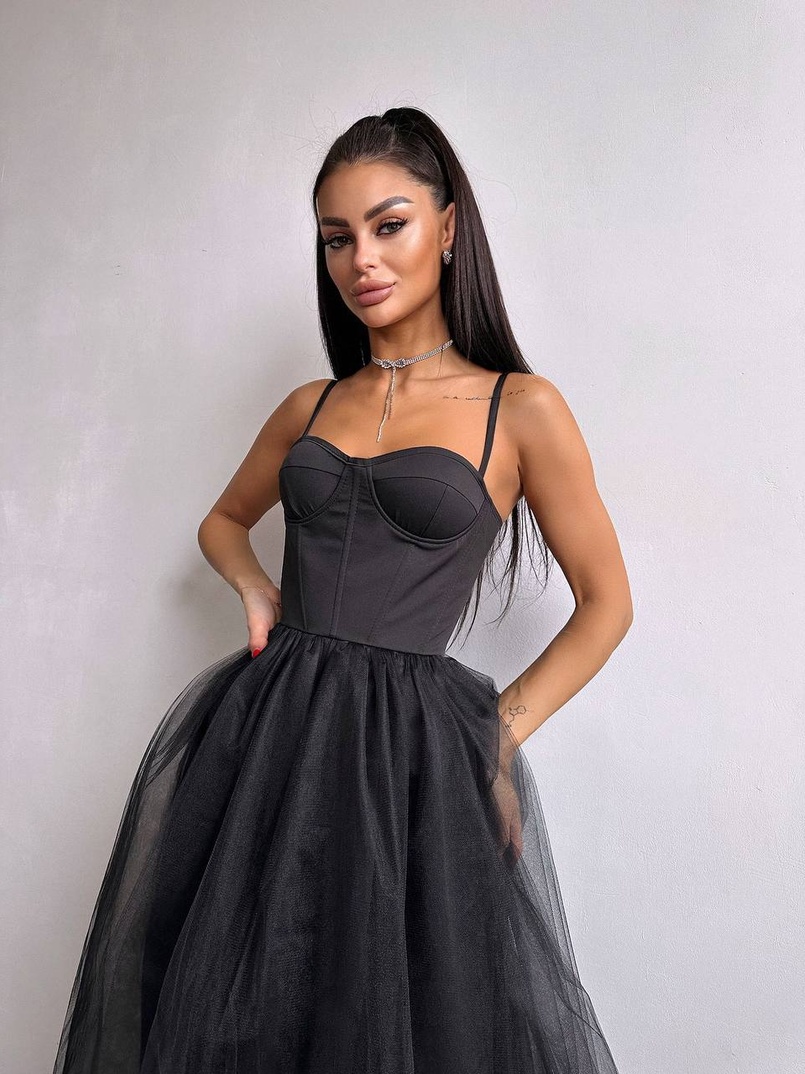 Сукня міді із чашечками з пишною спідницею Сукня міді із чашечками з пишною спідницею | PUSHKA SHOP