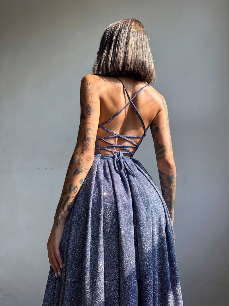 Сяюча сукня максі  зі шнурівкою на спинці Сяюча сукня максі  зі шнурівкою на спинці | PUSHKA SHOP