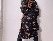 Квіткова сукня-міді зі шнурівкою на спинці та розрізом на ніжці Квіткова сукня-міді зі шнурівкою на спинці та розрізом на ніжці | PUSHKA SHOP